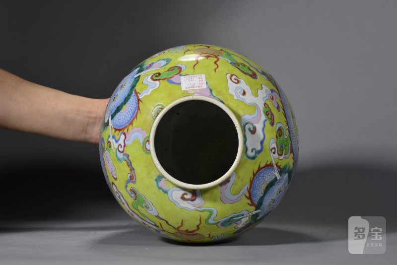 清雍正 粉彩描金海水龙纹大罐 - 图7